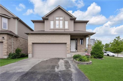 301 Westpark Cres, Waterloo, ON, N2T0A4 | Card Image
