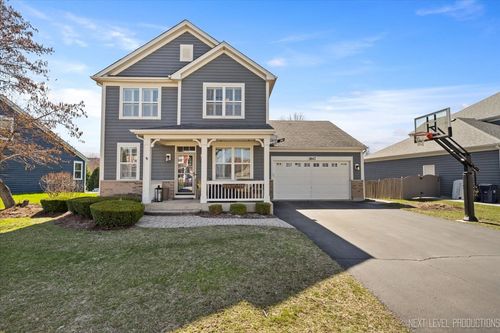3047 Chalkstone Ave, Elgin, IL, 60124-8939 | Card Image