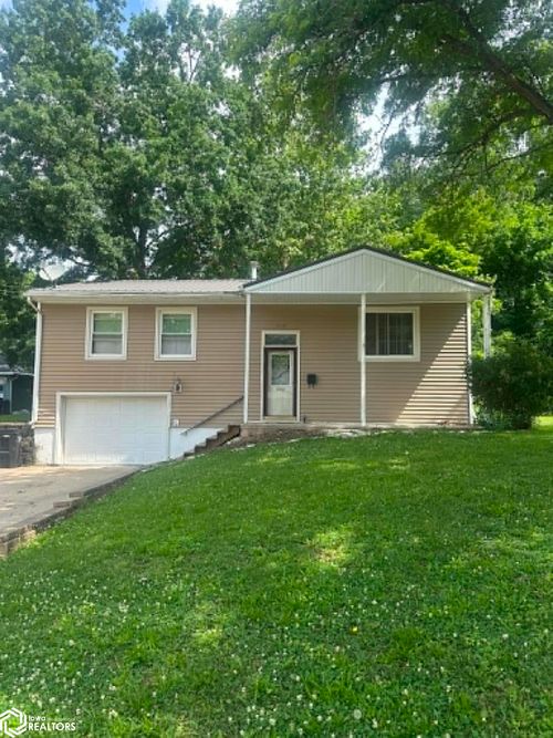 319 Lincoln Avenue, Ottumwa, IA, 52501 | Card Image