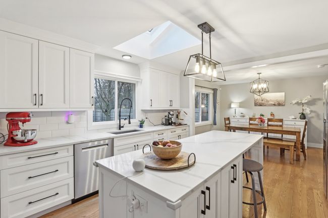2542 Woodlawn Rd, House other with 4 bedrooms, 3 bathrooms and 2 parking in Northbrook IL | Image 5