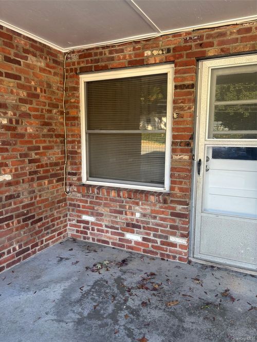 lower-159 Landing Road, Glen Cove, NY, 11542 | Card Image