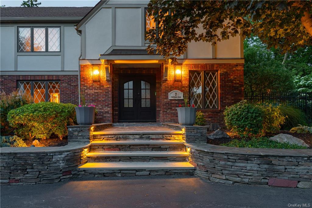 Whitehall Rd, Poughkeepsie, NY 12603