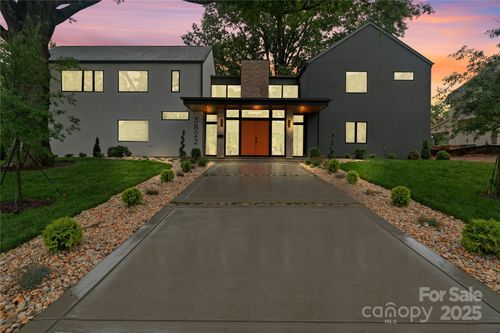 3822 Topsfield Rd, Charlotte, NC, 28211-2018 | Card Image