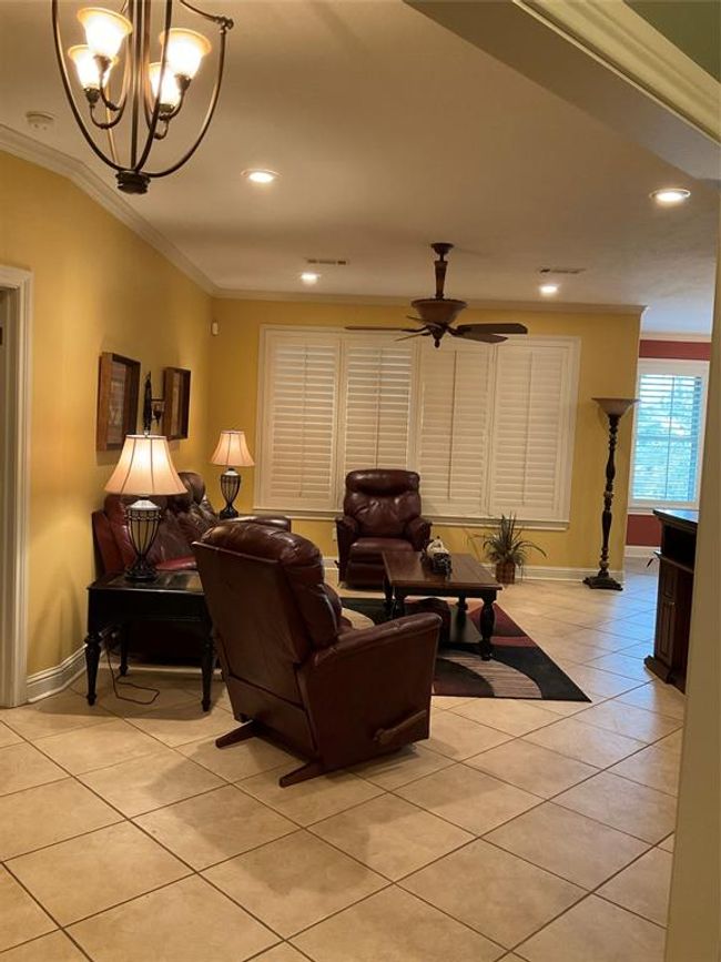 Living Room 2 | Image 4