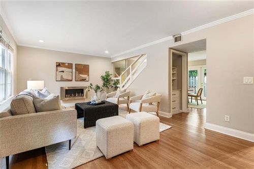 19 Arpege Way Nw, Atlanta, GA, 30327-1001 | Card Image