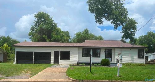 617 College Ave, Boaz, AL, 35957-1615 | Card Image