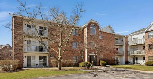 2d-1351 Cunat Ct, Lake In The Hills, IL, 60156-6165 | Card Image