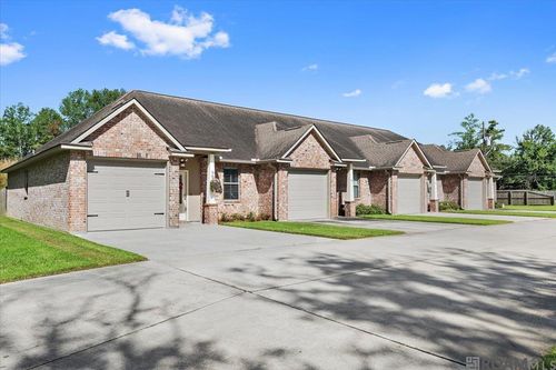 10664 Florida Blvd, Walker, LA, 70785-6940 | Card Image