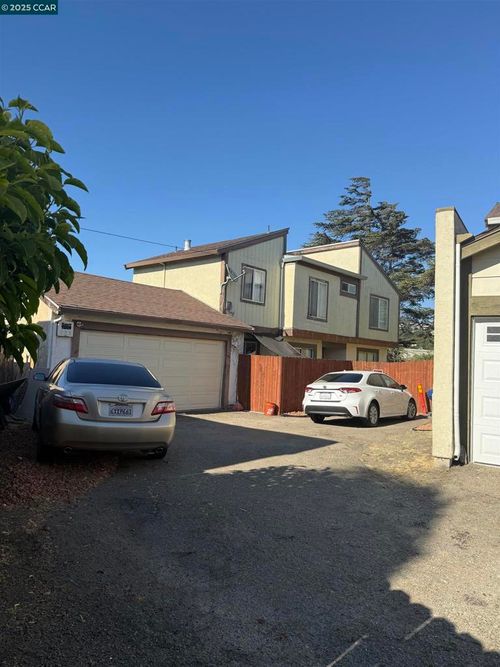 262 S 47th St, Richmond, CA, 94804-3422 | Card Image