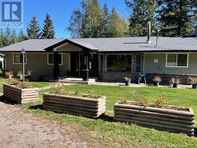 3151 Spruce Ridge Rd, House other with 5 bedrooms, 3 bathrooms and null parking in Quesnel BC | Image 2