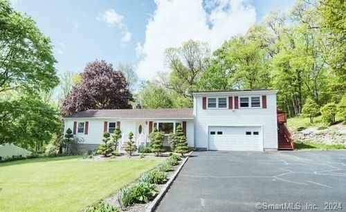 51 Plum Tree Ln, Trumbull, CT, 06611-3430 | Card Image