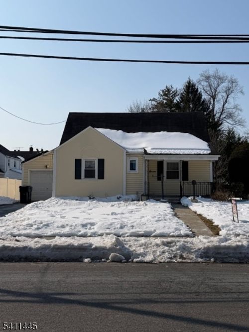 7 Norwood Ave, Plainfield, NJ, 07060-1323 | Card Image