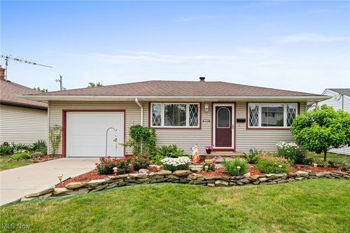 30844 Harrison Rd, Wickliffe, OH, 44092-1017 | Card Image