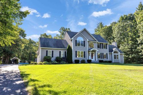 195 Steam Mill Rd, Auburn, NH, 03032-3847 | Card Image