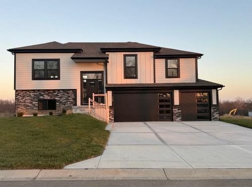 1329 N Holland Dr, Independence, MO, 64056-3116 | Card Image