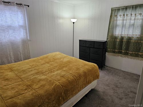 22 Van Wyck Dr, Poughkeepsie, NY, 12601-1519 | Card Image