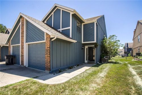 apt-a-512 Ne Brookwood Cir, Blue Springs, MO, 64014-6603 | Card Image