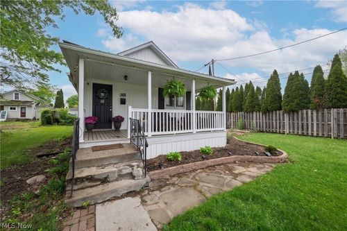 368 4th Dr Nw, New Philadelphia, OH, 44663-1936 | Card Image