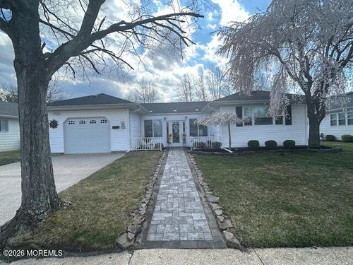 315 Curacao St, Toms River, NJ, 08757-4647 | Card Image