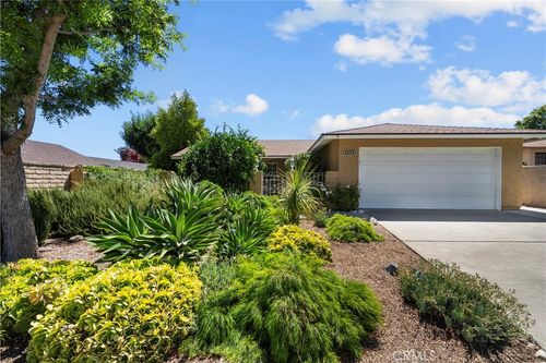 25074 Kerry Robin Dr, Newhall, CA, 91321-2314 | Card Image