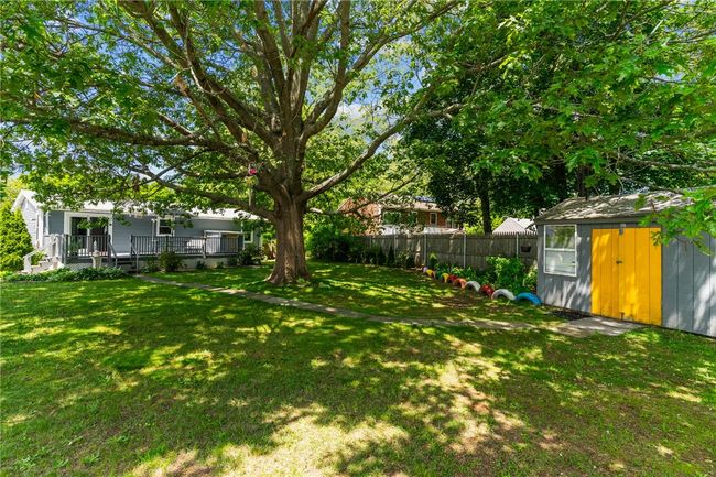 35 Sachem Rd, House other with 3 bedrooms, 1 bathrooms and 2 parking in Riverside RI | Image 5
