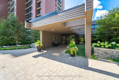 409 - 1400 Dixie Rd, Condo with 2 bedrooms, 2 bathrooms and 1 parking in Mississauga ON | Image 3