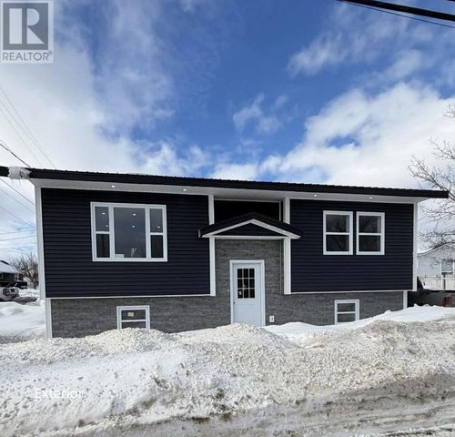33 King St, Grand Falls Windsor, NL, A2B1H8 | Card Image