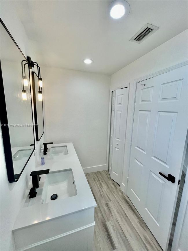 272 Sw Oakridge Dr, House other with 4 bedrooms, 2 bathrooms and null parking in Port St. Lucie FL | Image 24