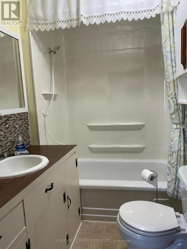 4022 County Rd, House other with 4 bedrooms, 1 bathrooms and 4 parking in Gananoque ON | Image 16