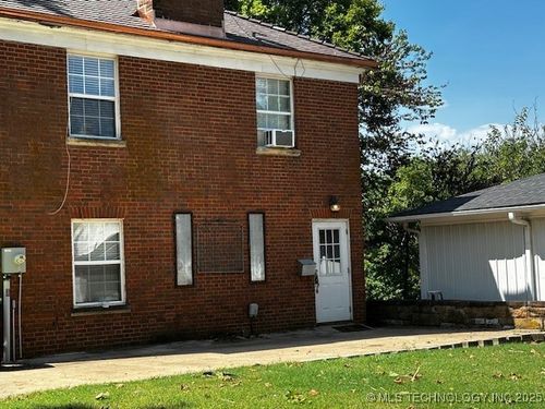 211 W Kings, Ada, OK, 74820 | Card Image