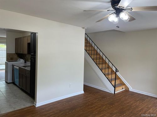 95 Hill Ct, Calverton, NY, 11933-1701 | Card Image