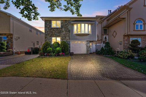 1-40 Devens St, Staten Island, NY, 10314-1813 | Card Image
