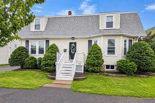 1 Roosevelt Ave, Beverly, MA, 01915-2619 | Card Image