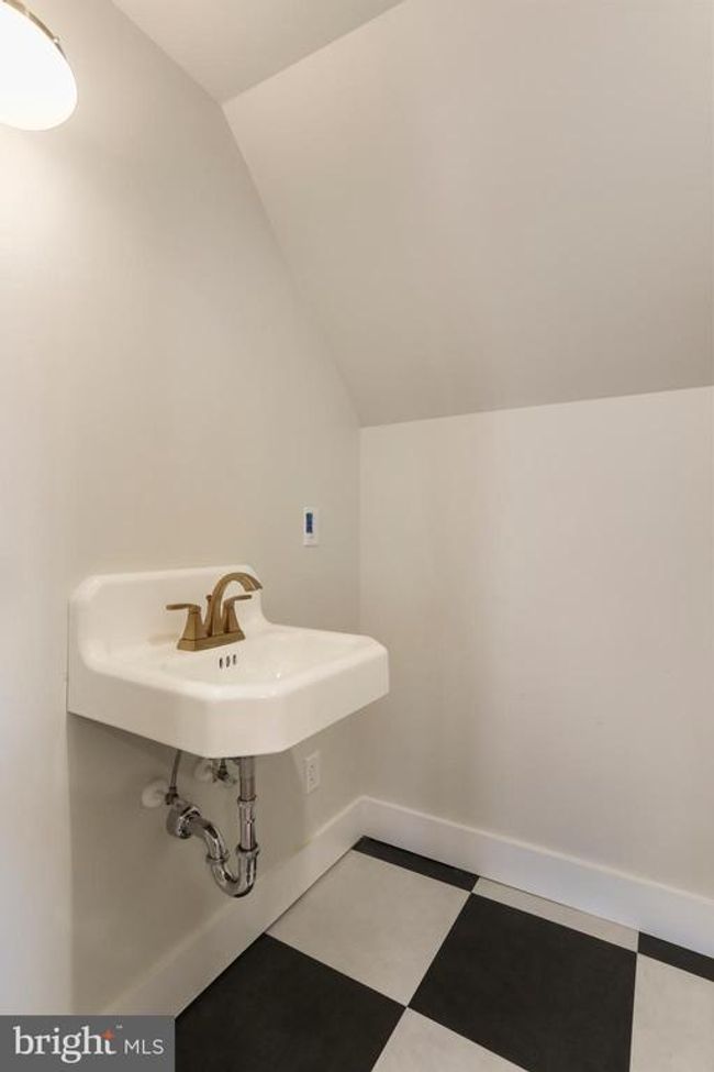 408 W King St, Home with 0 bedrooms, 4 bathrooms and null parking in MARTINSBURG WV | Image 55