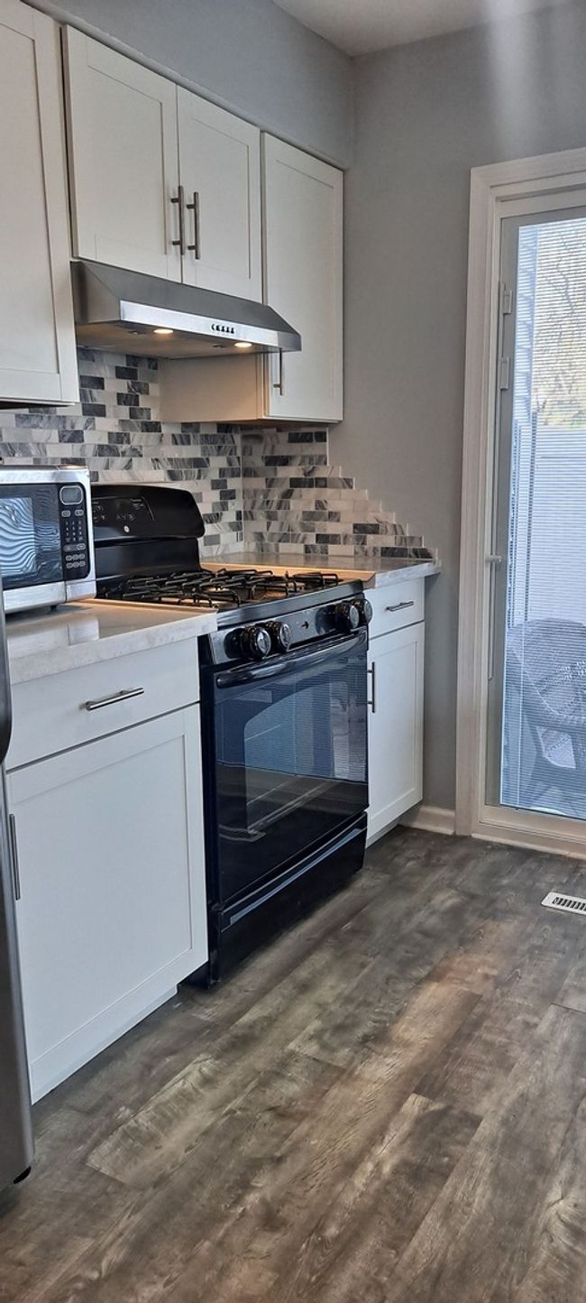 1083 Southgate Rd, Townhouse with 2 bedrooms, 3 bathrooms and 1 parking in New Lenox IL | Image 6