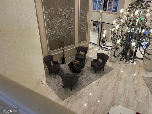 211-10211 Valley Forge Cir, KING OF PRUSSIA, PA, 19406-1105 | Card Image