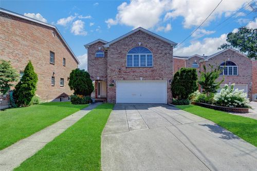 3 Cresthaven Ln, Whitestone, NY, 11357-1148 | Card Image