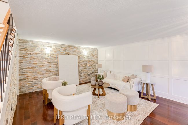 61 - 130 Ling Rd, Condo with 4 bedrooms, 2 bathrooms and 1 parking in Toronto ON | Image 11