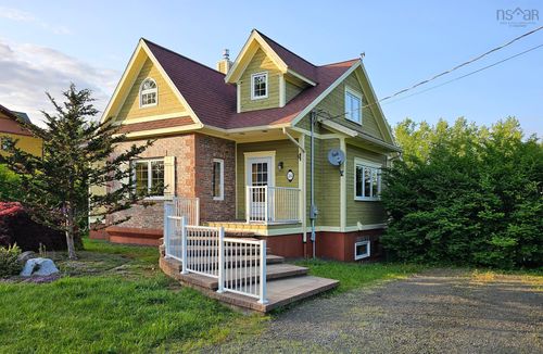 24 Chapel St, Annapolis Royal, NS, B0S1A0 | Card Image