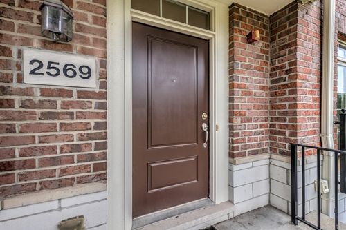 2569 Waterbury Ln, Buffalo Grove, IL, 60089-6891 | Card Image