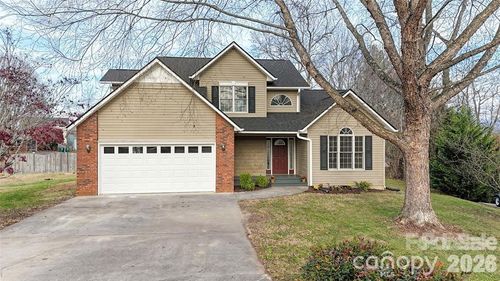 23 Westmont Dr, Asheville, NC, 28806-5100 | Card Image