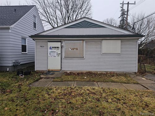 7425 Stahelin Ave, Detroit, MI, 48228-3382 | Card Image