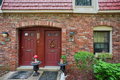 1232 Pennsbury Blvd, Pittsburgh, PA, 15205-1611 | Card Image