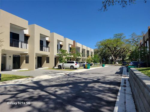 4117 N Oak Pl, Fort Lauderdale, FL, 33314-7575 | Card Image