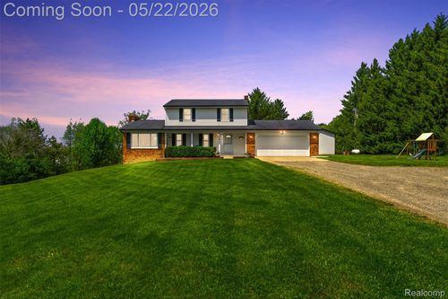 380 Lockwood Rd, Ortonville, MI, 48462-9143 | Card Image