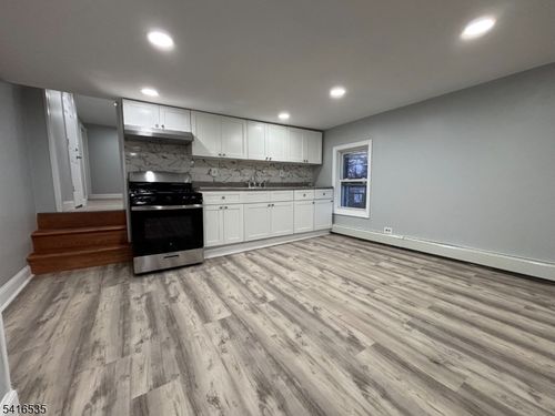 apt-2-318 E 1st Ave, Roselle, NJ, 07203-1388 | Card Image