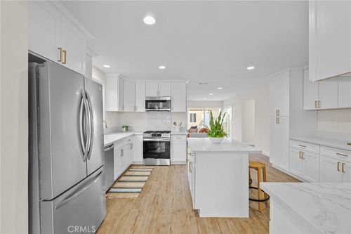 18725 Covello St, Reseda, CA, 91335-2746 | Card Image