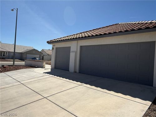 9501 Garrycastle Ct, Las Vegas, NV, 89129-6923 | Card Image