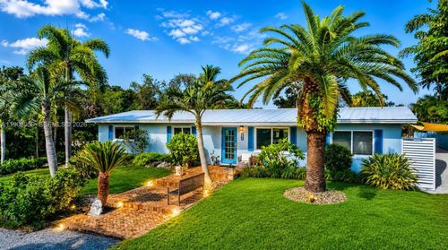 160 Ridge St, Tavernier, FL, 33070-2324 | Card Image