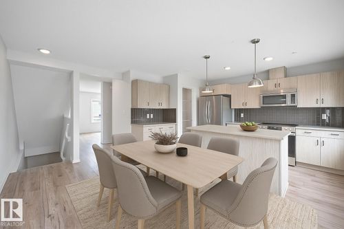 3-2215 24 St Nw, Edmonton, AB, T6T1A6 | Card Image